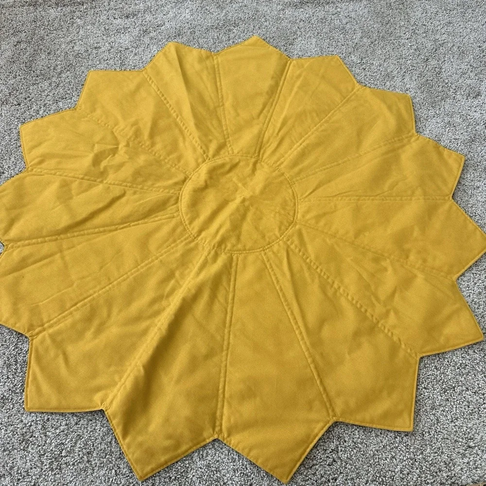 Vintage Handmade Quilted Star Shape Fall Table Topper Centerpiece 36